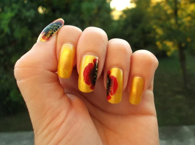 Golden hour nail art